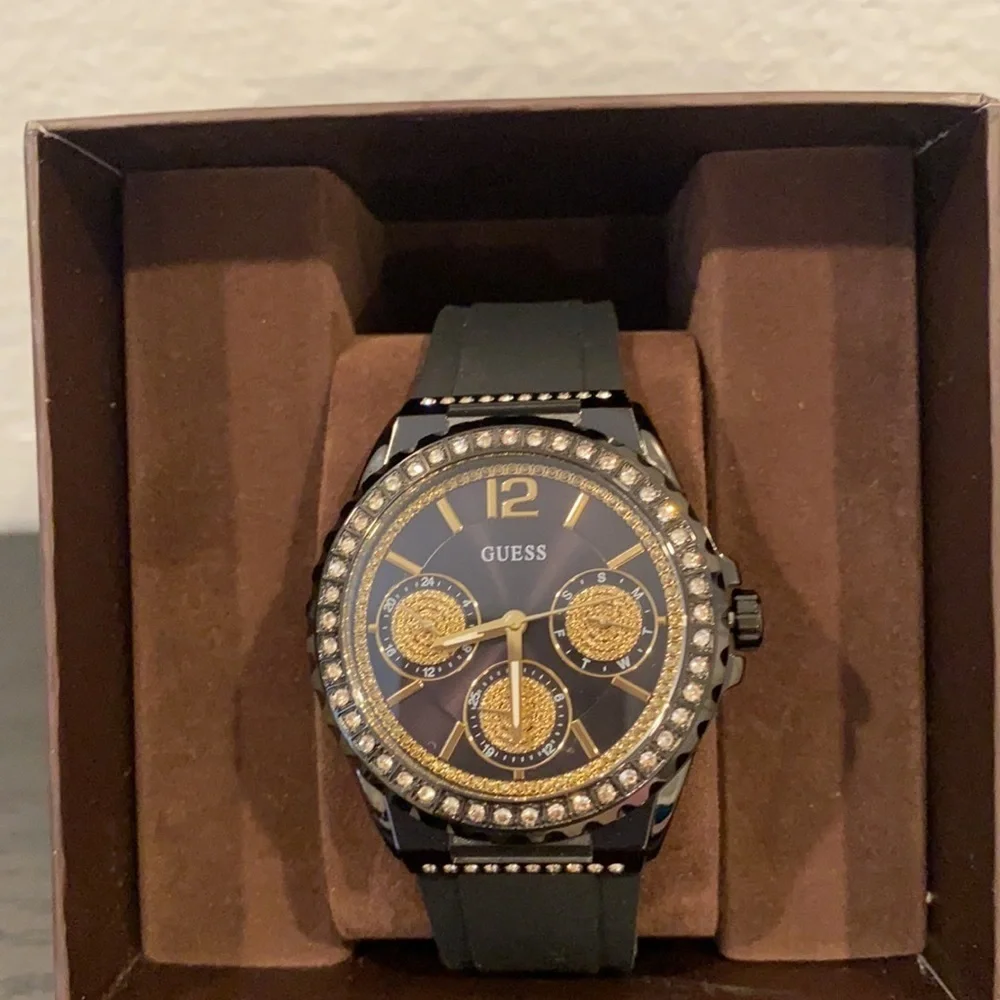 New GUESS Crystal-Accented Bezel Women's Watch